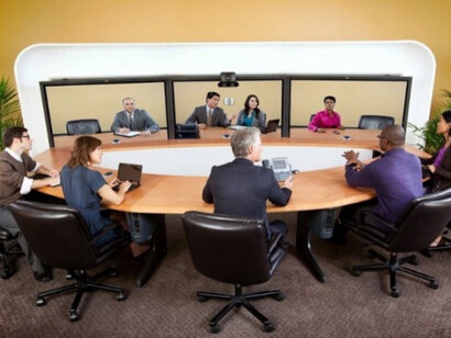 Online meetings or driving to a meeting, which is ecologically better?
