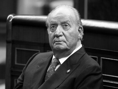 Juan Carlos I de España, en 2020 debido a las crecientes sospechas de corrupción, fue despojado por Felipe VI de la asignación presupuestaria que venía percibiendo