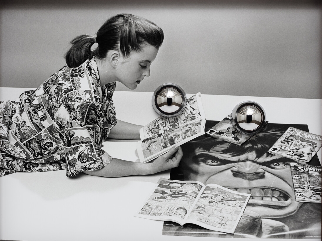 Elad Lassry, Untitled (Girl, Comic), 2015. Silver gelatin print, walnut frame, steel
balls, unique (detail)