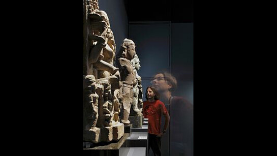 Cultures in Asia and Oceania. Courtesy of Bernisches Historisches Museum