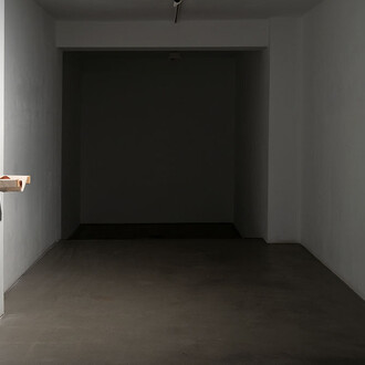 Babak Golkar, Sound objects; unsound time, vista de exhibición. Cortesía de la Galería Sabrina Amrani