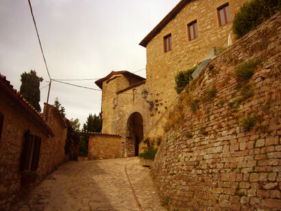 Una delle porte di Civitella del Lago