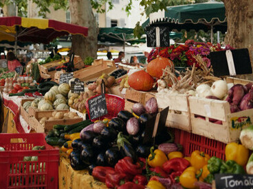 En France, a Aix-en-Provence, des produits de saison, des couleurs franches et des saveurs racontent un territoire