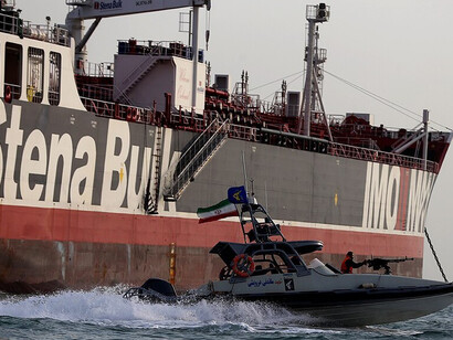 The British-flagged tanker Stena Impero sails through the Strait of Hormuz amid heavy oil tanker traffic, highlighting the geopolitical tensions and vulnerabilities surrounding one of the world’s most critical Middle Eastern oil shipping routes