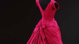 Evening dress, Cristóbal Balenciaga, about 1955, Paris, France. Museum no. T.427-1967. © Victoria and Albert Museum, London