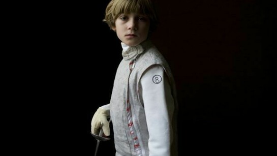 Iwajla Klinke, o.T.(01)Serie Fechter, Pigmentdruck auf Buttenpapier, 2010, 150 x 111 cm