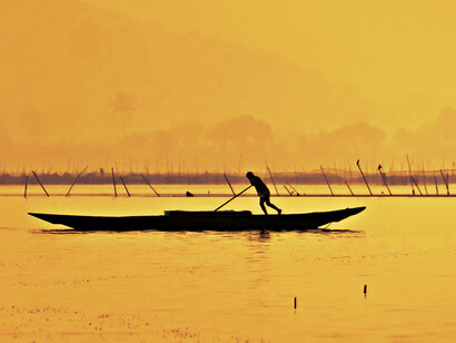Lake © Motographer