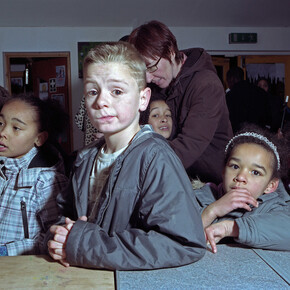 Mark Neville, Somerford Grove Adventure Playground in Tottenham, 2011, C-type print, Paper 120 x 154 cm, Image 101 x 135 cm, Edition of 5, © Mark Neville, courtesy of the artist and Alan Cristea Gallery
