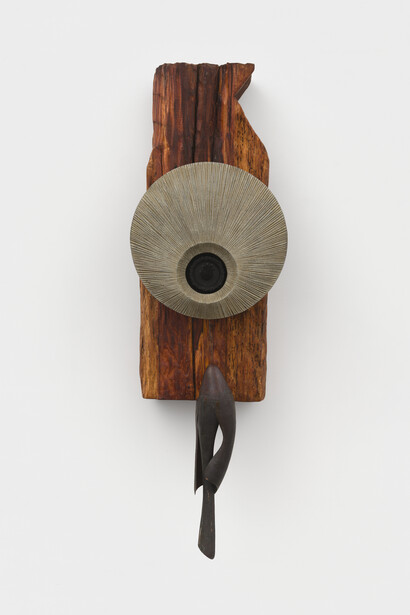 Jason Bailer Losh,
Division & Displacement, 2023.
200+ year old Virginia log cabin pine,
beam, copper, bailing wire, steel, MDF,
41.25” x 33.5” x 2”. Courtesy of the artist and Anat Ebgi, Los Angeles / New York