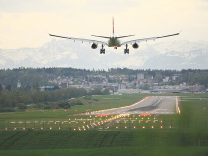Atterraggio. Siamo viaggiatori, e l’aeroporto è solo un’altra metafora (o meteora) nella nostra vita
