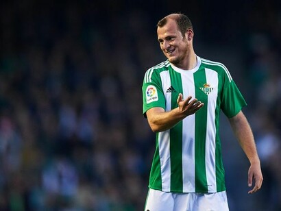 Zozulya en un partido con el Betis