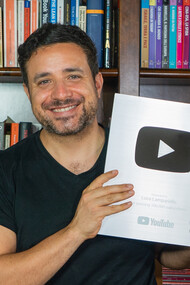 Luca Lampariello est très populaire sur les réseaux sociaux