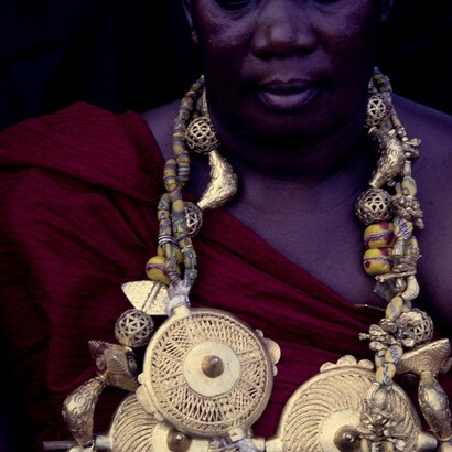 Funerale Ashante, una parente del defunto