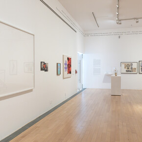 Jonathan Hernández, Política ficción (el dinosaurio sigue aquí), vista de la exhibición. Cortesía del Museo Amparo