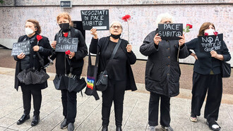 Manifestazione per la pace delle Donne in nero della Casa delle Donne di Milano