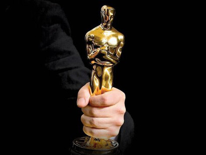 El trofeo más prestigioso del cine se elabora con una importante mezcla de metales para luego bañarlo en oro de 24 quilates