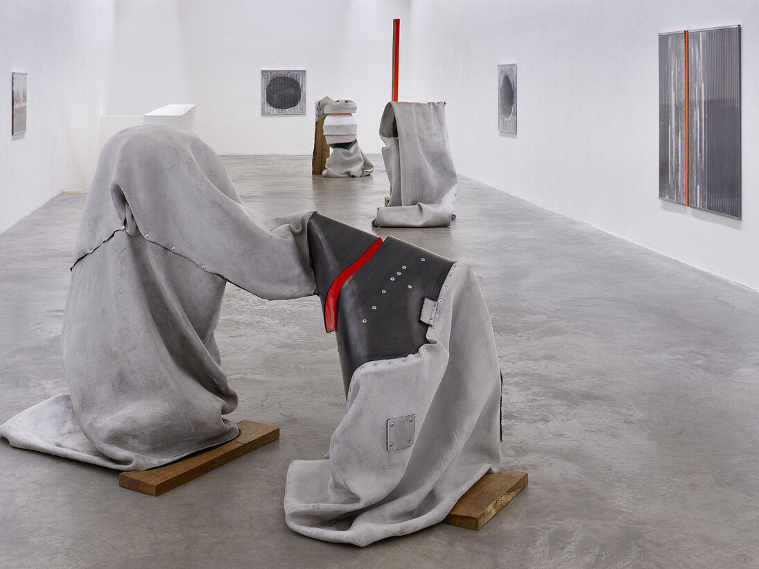 Siobhán Hapaska, Exhibition view. Courtesy of Kerlin Gallery