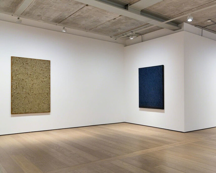 Ha Chong-Hyun, Exhibition view. Courtesy of Almine Rech