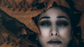 A Benevento la leggenda ha radici profonde e la strega poteva avere tre nomi diversi in base alla sua origine, si chiamava Janara, Manolonga o Zucculara. Le streghe di Benevento non erano famose solo per i loro riti e la loro malvagità verso chi le aveva derise ma anche per essere delle guaritrici