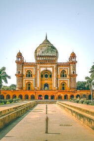 O Taj-Mahal, mausoléu situado em Agra, na Índia, sendo o mais conhecido dos monumentos do país