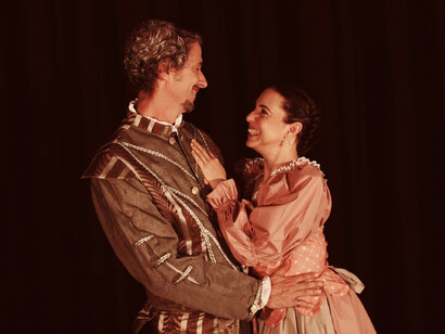 Lisarda y Otón en 'El villano en su rincón' estrenada en la Asociación Humboldt en Caracas, Venezuela