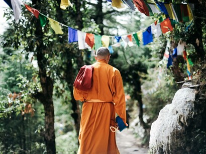  Walking meditation a Wat Pa Tam Wat