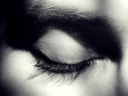 Con gli occhi chiusi