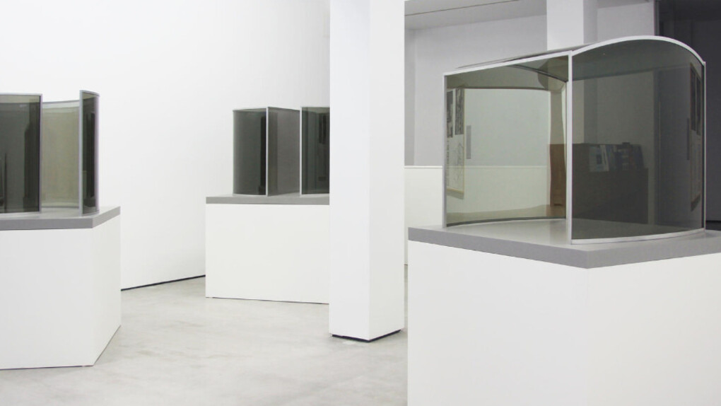 Dan Graham. Courtesy of Galería Cayón