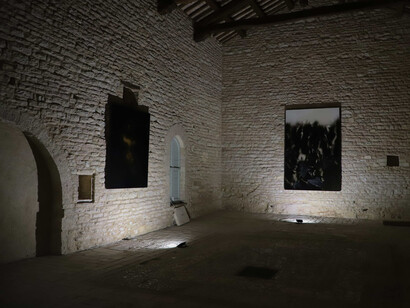 Salvifica e tra pelle e profondo, vista della mostra. Per gentile concessione del LabOratorio degli Angeli