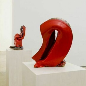 Lynda Benglis, Untitled, 2013, Glazed ceramic, 18 x 15 x 10 inches, 45.7 x 38.1 x 25.4 centimeters. Courtesy Cheim & Read, New York