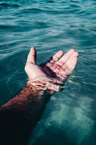 Acqua del mare. La magia di Fiumefreddo: il fiume che dà vita al sogno di Salvatore