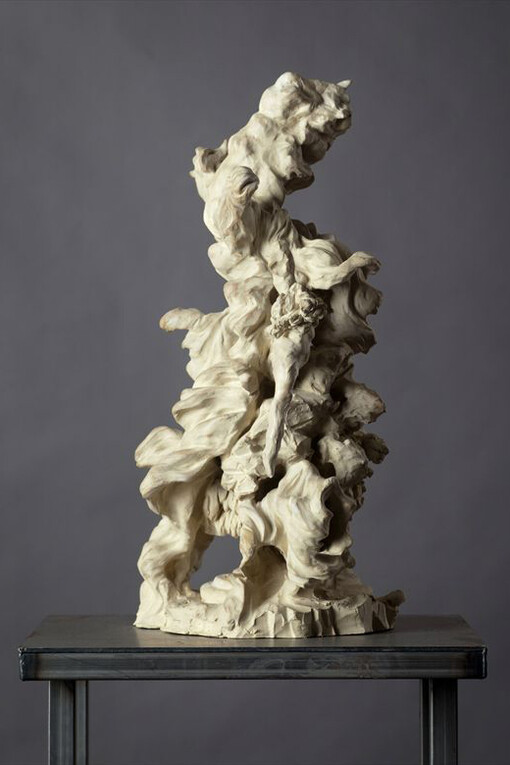 Hugo Wilson, Untitled I, 2015, clay, 55 x 30 x 30 cm