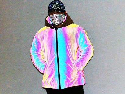 Es asombroso asomarse y descubrir la inmensidad dentro de nosotros