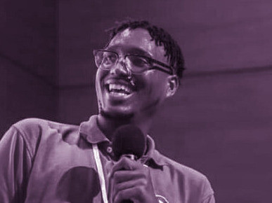 Keyshaun Scott commands the stage with confidence, using his voice to amplify the stories of marginalised communities in Colombia