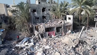 Deir al-Balah: retrato de la modernidad, un dron muestra las consecuencias del ataque aéreo