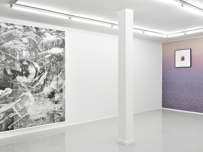Zone, Exhibition view. Courtesy of Suzanne Tarasieve
