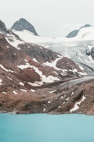 Los efectos del calentamiento global son especialmente visibles en los glaciares europeos, como el Gries («Griesgletscher» en alemán), Suiza 