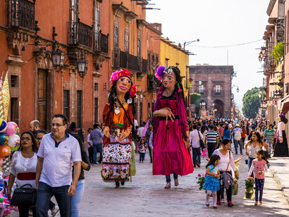 Mojigangas en San Miguel de Allende, México