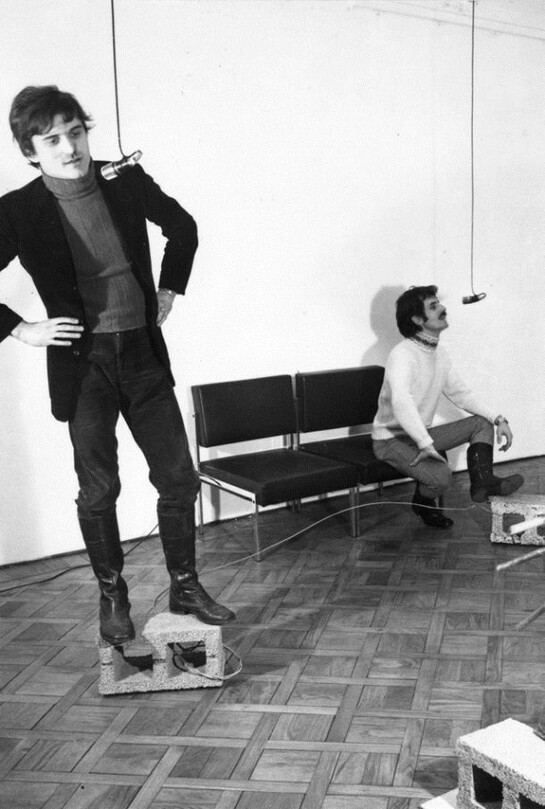 Gilberto Zorio, Microphones, 1968, Microphones, amplifier, tape echo, concrete blocks with ball bearings, wicker, Dimensions variable, image Courtesy of the Artist and Blain|Southern