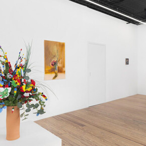Various artists, Ce sont les fleurs qui ont changé, exhibition view. Courtesy of Galerie Lange + Pult