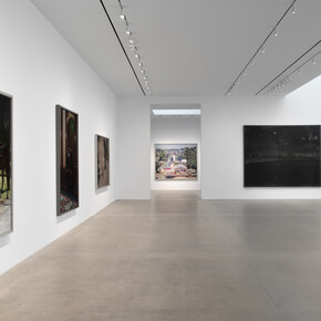 Jeff Wall, exhibition view. Courtesy of Gagosian  