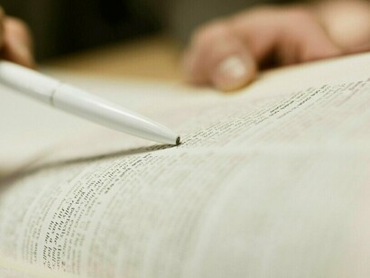 Comprendre correctement chaque phrase est un aspect important de l’étude et de la lecture