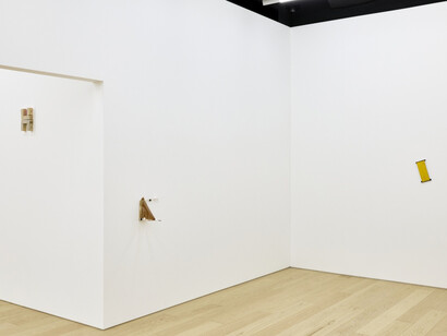 San, shi, go, exhibition view. Courtesy of Tomio Koyama Gallery
