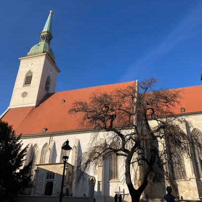 La cattedrale di San Martinoa Bratislava, Slovacchia, ph Flavius Roversi. Il centro storico conserva edifici medievali, barocchi e neoclassici