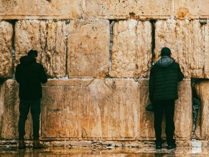 Worshipper pray at the wailing wall, Jerusalem, Israel