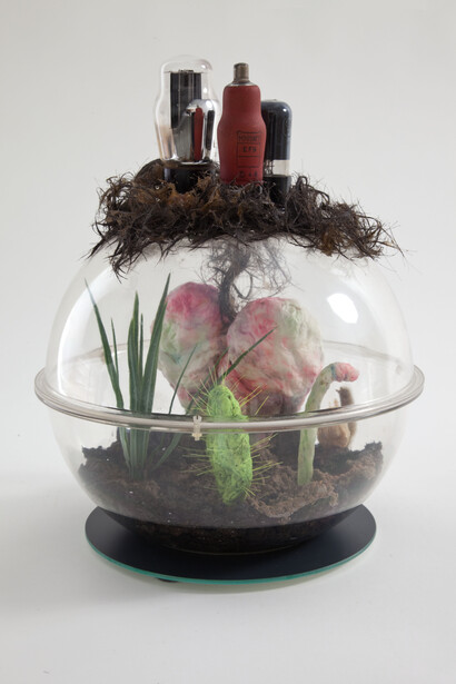 Tetsumi Kudo, Cultivation of Nature & People Who Are Looking At It , 1970 – 1971, Plastic, artificial soil, glass, cotton and resin 33 x 26 x 26 cm / 13 x 10 1/4 x 10 1/4 in. Photo: Jessica Eckert © Estate of Tetsumi Kudo, ADAGP, Paris, ARS, New York and DACS, London 2015, Hiroko Kudo. Courtesy Hauser & Wirth and Andrea Rosen Gallery

