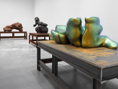 Thomas Schütte, Major sculptures, exhibition view. Courtesy of Gagosian