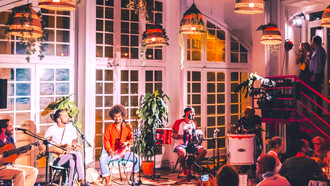 Grupo de Samba no bar Samambaia, em Lisboa, Portugal