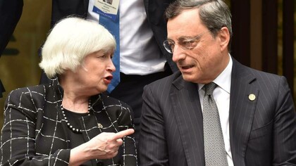 Janet Yellen conversa con Mario Draghi