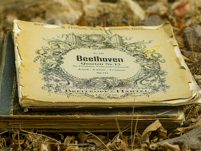 Edición encuadernada del cuarteto número 15 de Beethoven.